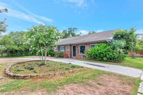 House in Tampa, Florida 3 bedrooms, 196.21 sq.m. № 1827085 - photo 1