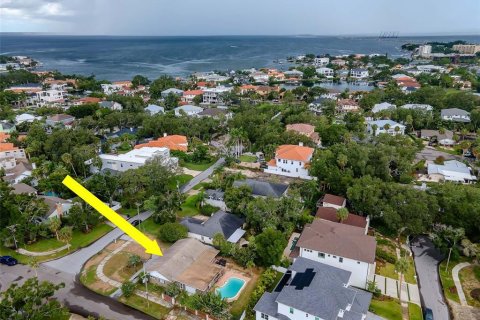 House in Tampa, Florida 3 bedrooms, 196.21 sq.m. № 1827085 - photo 10