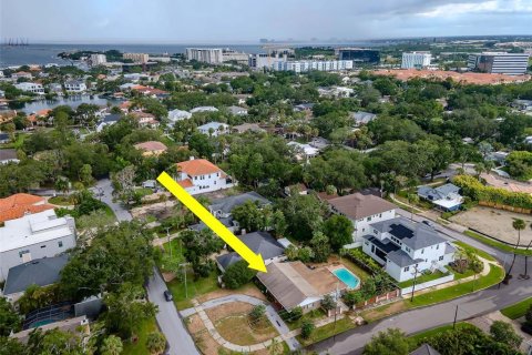 House in Tampa, Florida 3 bedrooms, 196.21 sq.m. № 1827085 - photo 14