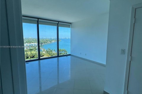 Condo in Miami, Florida, 1 bedroom  № 1871865 - photo 9