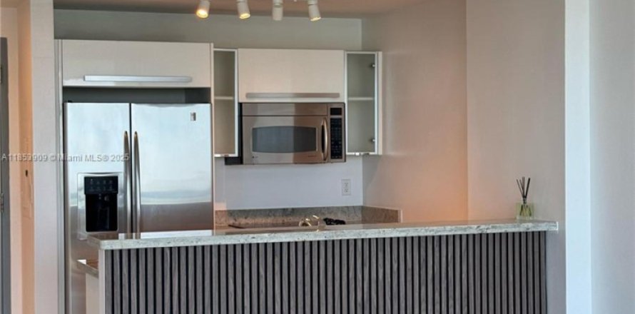 Condo in Miami, Florida, 1 bedroom  № 1871865