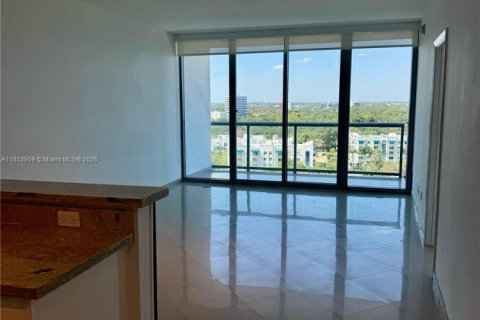Condo in Miami, Florida, 1 bedroom  № 1871865 - photo 4
