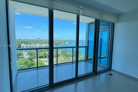 Condo in Miami, Florida, 1 bedroom  № 1871865 - photo 8