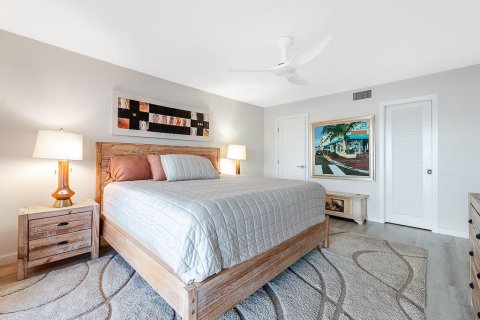 Condo in Deerfield Beach, Florida, 2 bedrooms № 2402430 - photo 17