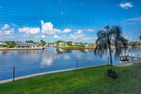 Condo in Deerfield Beach, Florida, 2 bedrooms № 2402430 - photo 26