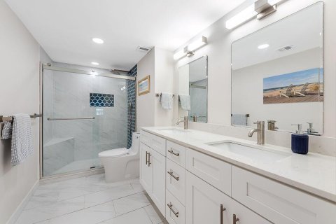 Condo in Deerfield Beach, Florida, 2 bedrooms № 2402430 - photo 18