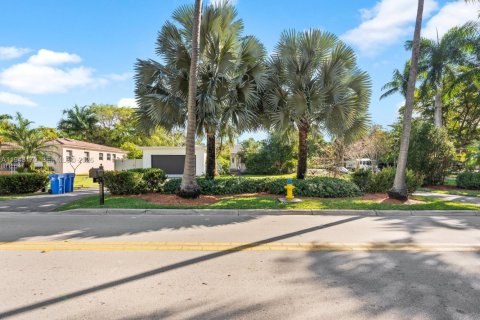 Снять в аренду виллу или дом в Голден-Бич, Флорида 3 спальни, 242.29м2, № 2005472 - фото 30
