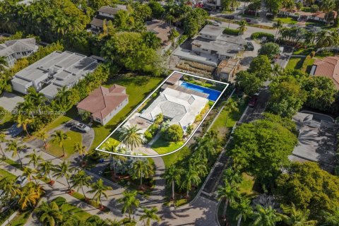 Дом в Голден-Бич, Флорида 3 спальни, 242.29м2 № 2005472