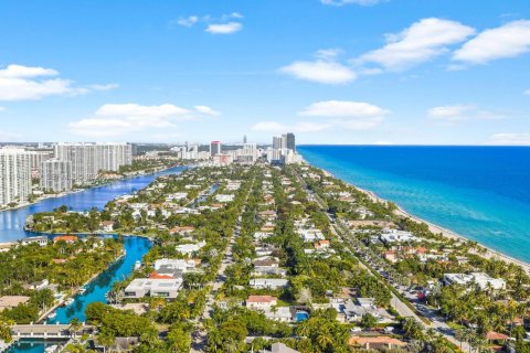 Снять в аренду виллу или дом в Голден-Бич, Флорида 3 спальни, 242.29м2, № 2005472 - фото 19