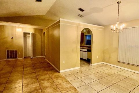 House in Kissimmee, Florida 4 bedrooms, 169.36 sq.m. № 2396321 - photo 11