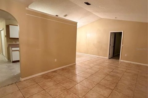 House in Kissimmee, Florida 4 bedrooms, 169.36 sq.m. № 2396321 - photo 2