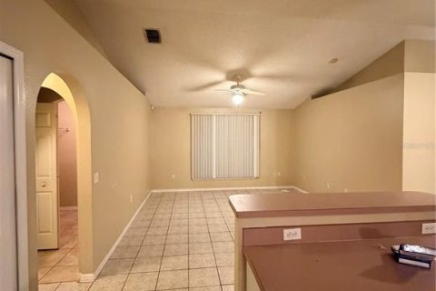 House in Kissimmee, Florida 4 bedrooms, 169.36 sq.m. № 2396321 - photo 4
