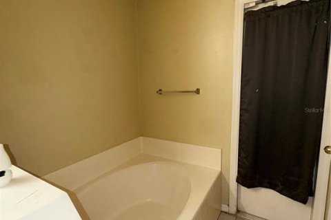 House in Kissimmee, Florida 4 bedrooms, 169.36 sq.m. № 2396321 - photo 10