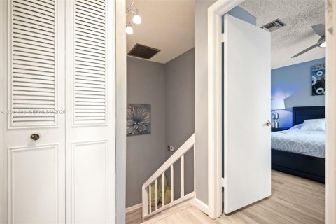 Touwnhouse à vendre à Lake Worth, Floride: 2 chambres, 152.92 m2 № 2076551 - photo 16