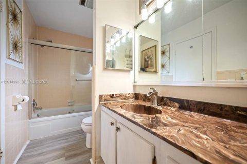 Touwnhouse à vendre à Lake Worth, Floride: 2 chambres, 152.92 m2 № 2076551 - photo 22