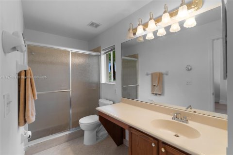 House in Miramar, Florida 3 bedrooms, 125.42 sq.m. № 1922944 - photo 24