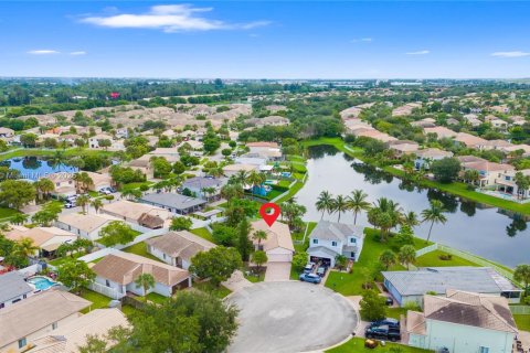 House in Miramar, Florida 3 bedrooms, 125.42 sq.m. № 1922944 - photo 29
