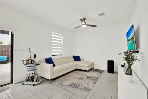 Casa en venta en Homestead, Florida, 4 dormitorios, 157.47 m2 № 2001713 - foto 12