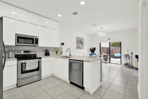 Casa en venta en Homestead, Florida, 4 dormitorios, 157.47 m2 № 2001713 - foto 7