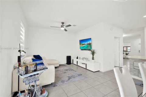 Casa en venta en Homestead, Florida, 4 dormitorios, 157.47 m2 № 2001713 - foto 11