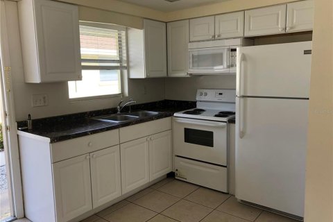 Снять в аренду квартиру в Сарасота, Флорида 4 комнаты, 74.32м2, № 1689982 - фото 5
