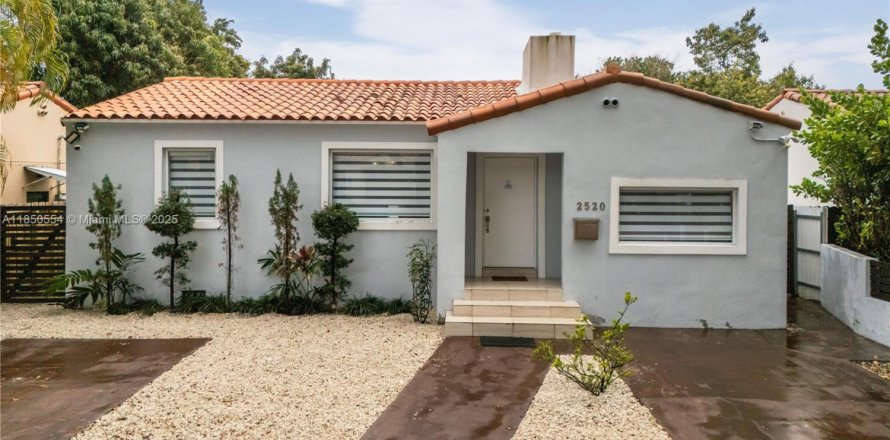Casa en Miami, Florida 5 dormitorios, 178.84 m2 № 1857269