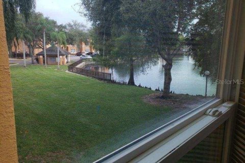 Condo in Orlando, Florida, 2 bedrooms  № 1511449 - photo 2