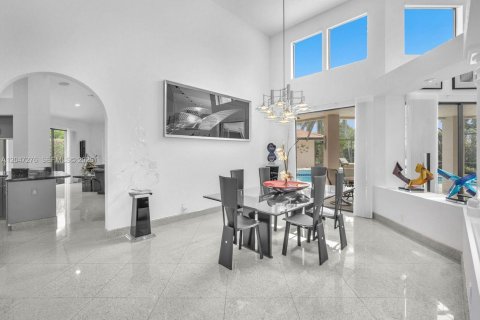 House in Weston, Florida 5 bedrooms, 448.53 sq.m. № 2186362 - photo 29
