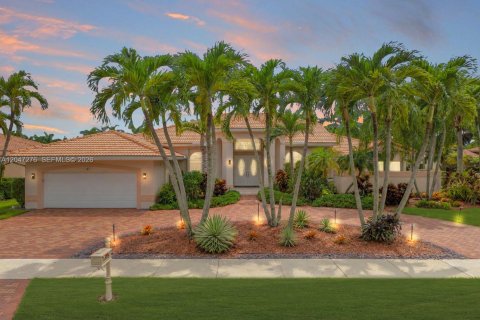 House in Weston, Florida 5 bedrooms, 448.53 sq.m. № 2186362 - photo 4