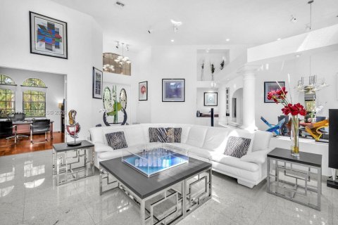 House in Weston, Florida 5 bedrooms, 448.53 sq.m. № 2186362 - photo 16