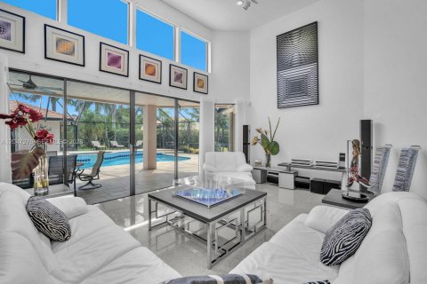House in Weston, Florida 5 bedrooms, 448.53 sq.m. № 2186362 - photo 14