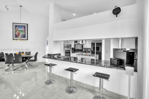 House in Weston, Florida 5 bedrooms, 448.53 sq.m. № 2186362 - photo 23