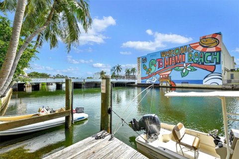 Apartment in Miami Beach, Florida 1 bedroom, 65.96 sq.m. № 1998778