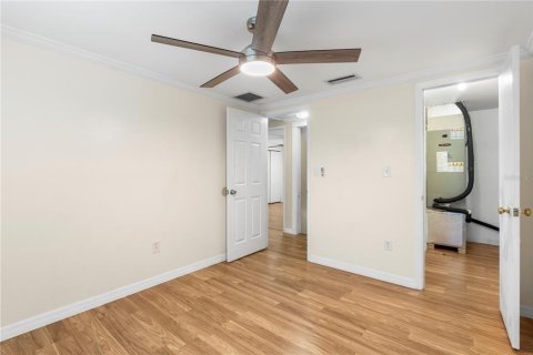 House in Largo, Florida 4 bedrooms, 139.26 sq.m. № 1902129 - photo 30