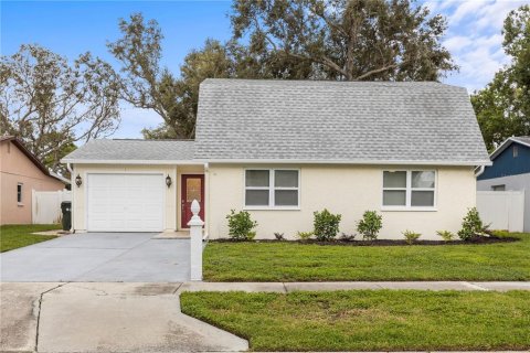 Casa en venta en Largo, Florida, 4 dormitorios, 139.26 m2 № 1902129 - foto 1