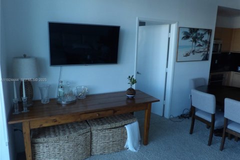 Copropriété à louer à Miami, Floride: 2 chambres, 91.6 m2 № 1982908 - photo 4