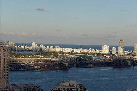 Copropriété à louer à Miami, Floride: 2 chambres, 91.6 m2 № 1982908 - photo 17