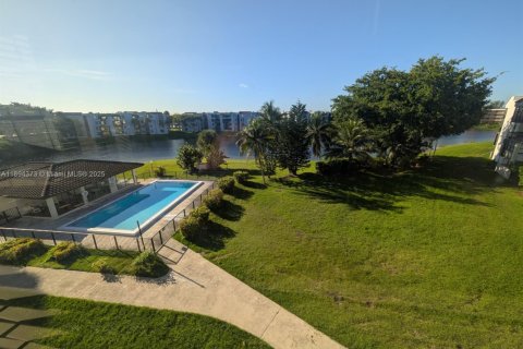 Copropriété à vendre à Miami, Floride: 2 chambres, 108.7 m2 № 1949220 - photo 3