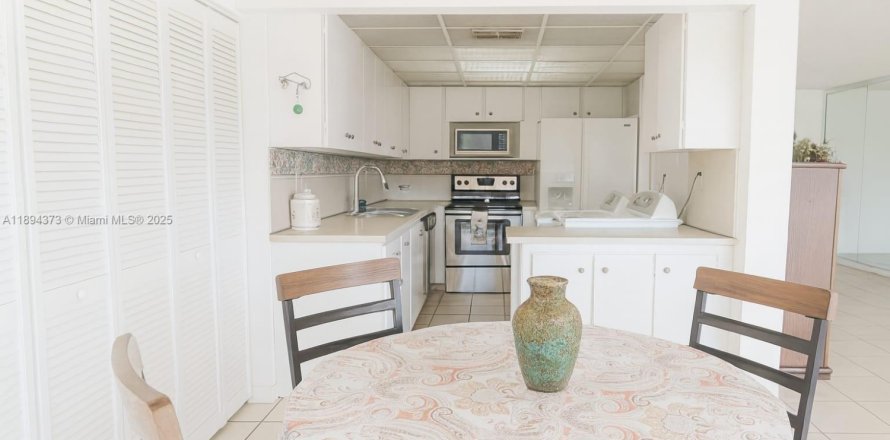 Condo à Miami, Floride, 2 chambres № 1949220