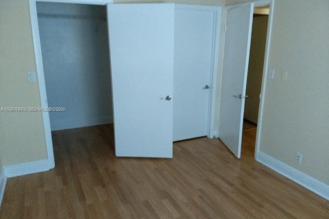 Condominio en venta en Tamarac, Florida, 2 dormitorios, 77.57 m2 № 2091366 - foto 2