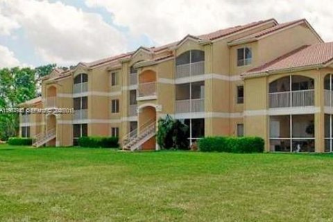 Condominio en venta en Tamarac, Florida, 2 dormitorios, 77.57 m2 № 2091366 - foto 10
