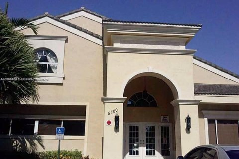 Condominio en venta en Tamarac, Florida, 2 dormitorios, 77.57 m2 № 2091366 - foto 12