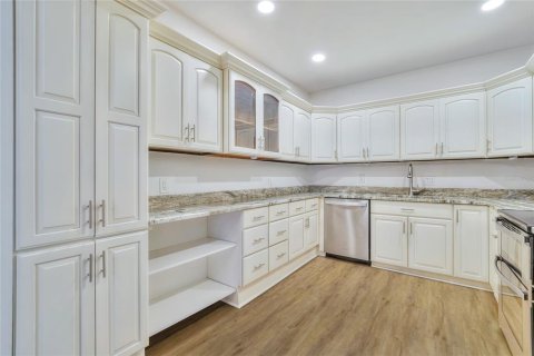 Copropriété à louer à Saint Petersburg, Floride: 3 chambres, 204.38 m2 № 1853181 - photo 8