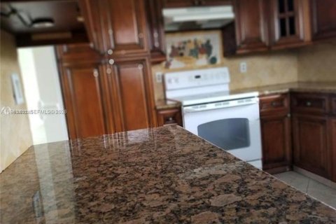 Снять в аренду кондоминиум в Уэстон, Флорида 2 спальни, 114.36м2, № 2025584 - фото 7