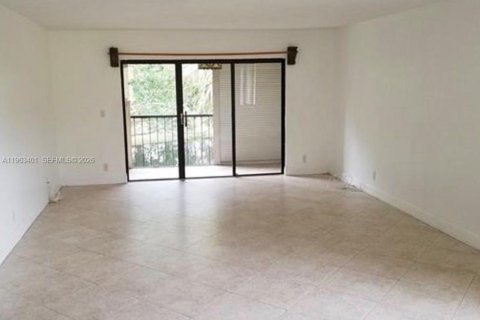 Снять в аренду кондоминиум в Уэстон, Флорида 2 спальни, 114.36м2, № 2025584 - фото 4