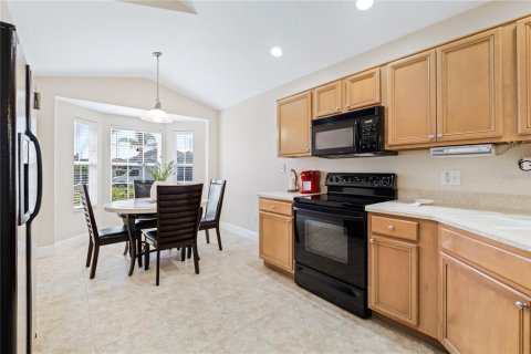 House in Orlando, Florida 4 bedrooms, 162.21 sq.m. № 1877271 - photo 8