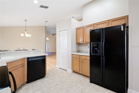 House in Orlando, Florida 4 bedrooms, 162.21 sq.m. № 1877271 - photo 10
