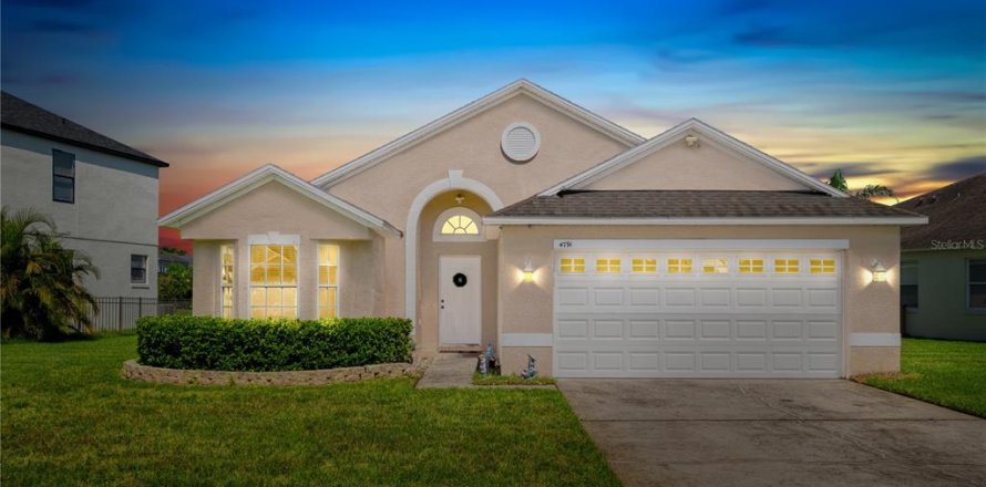 House in Orlando, Florida 4 bedrooms, 162.21 sq.m. № 1877271