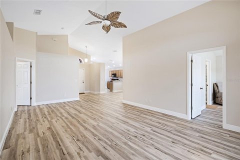 House in Orlando, Florida 4 bedrooms, 162.21 sq.m. № 1877271 - photo 6