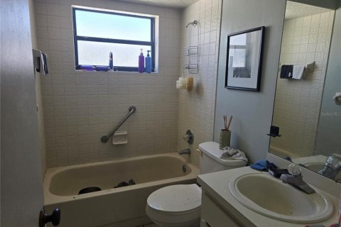 Casa en venta en Port Richey, Florida, 3 dormitorios, 124.86 m2 № 1877466 - foto 5
